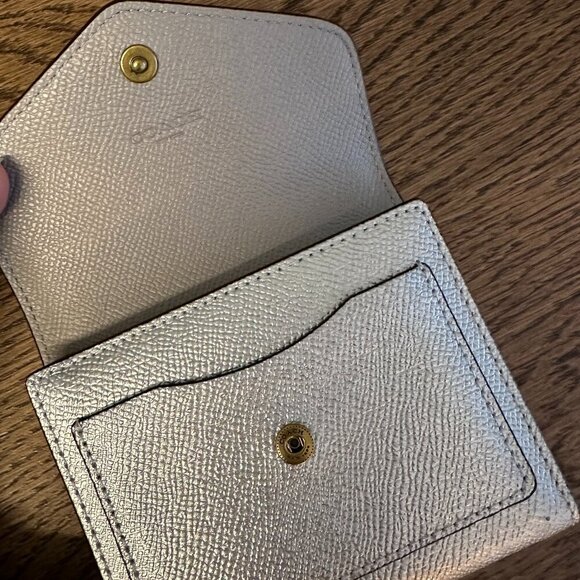 NWT！New! Coach Wyn Envelope Small Wallet -Silver Metallic - Picture 2 of 5